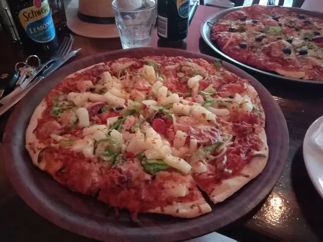 Jerry's Famous Pizza