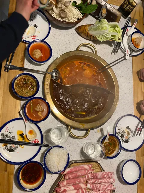 Jiu Long Ding Chongqing Hot Pot 九龙鼎火锅