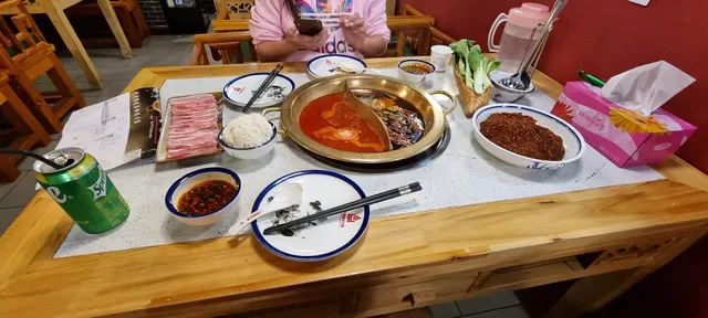 Jiu Long Ding Chongqing Hot Pot 九龙鼎火锅