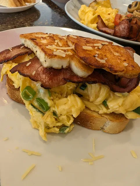 Kadeli Gourmet Deli Cafe