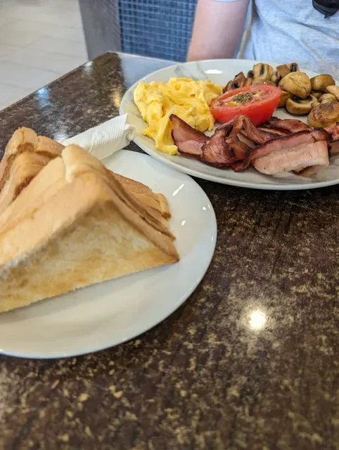 Kadeli Gourmet Deli Cafe