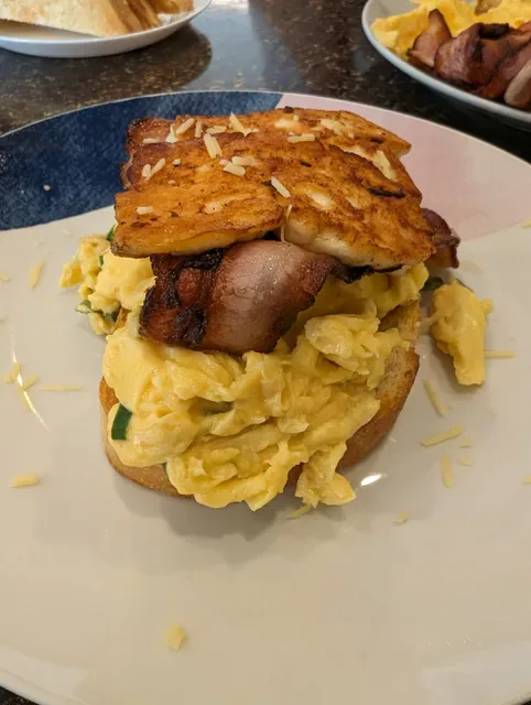 Kadeli Gourmet Deli Cafe