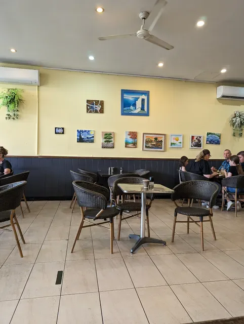 Kadeli Gourmet Deli Cafe