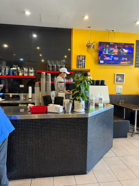 Kadeli Gourmet Deli Cafe