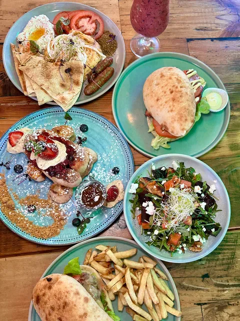 Moe's Table