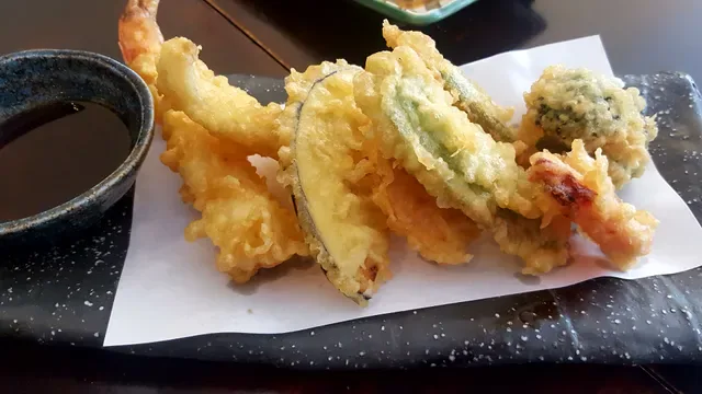 Ken's Sushi Bar Dining