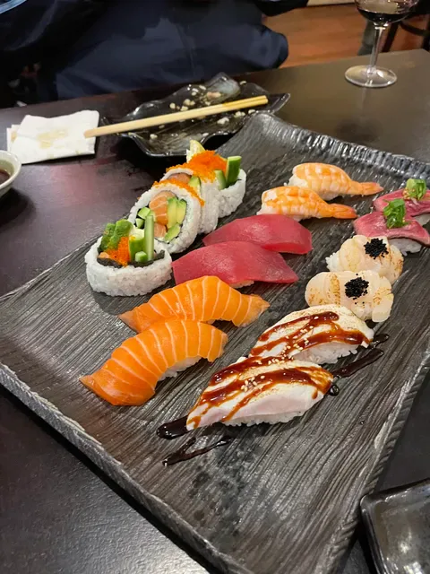 Ken's Sushi Bar Dining