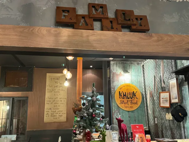 KHLUK Street Food