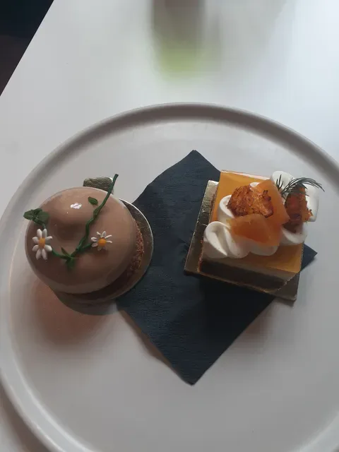 KOI Dessert Bar