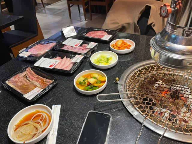Kong’s BBQ 콩스바베큐(LAST ENTRY 9PM-10:30PM)