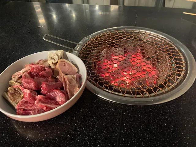 Kong’s BBQ 콩스바베큐(LAST ENTRY 9PM-10:30PM)