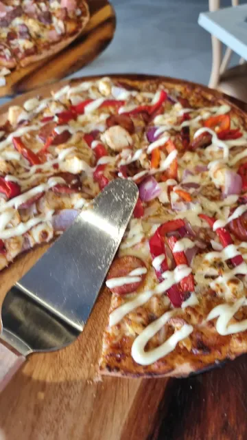 La Bello Pizzeria Cooking with Passion
