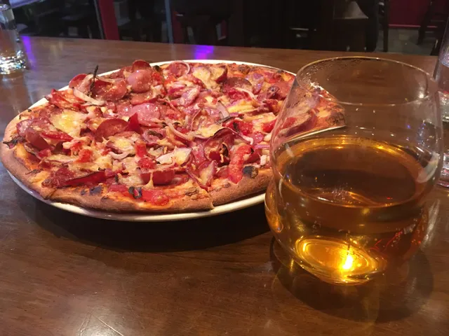 La Famiglia Pizzeria