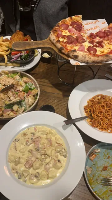 La Piazza Wood-fired Pizzeria and Restaurant