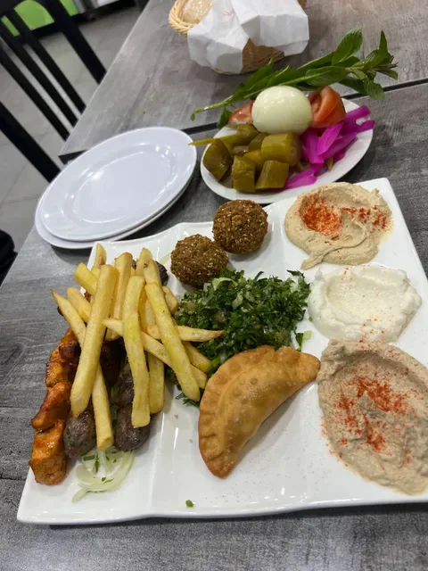La Rouche Lebanese Restaurant