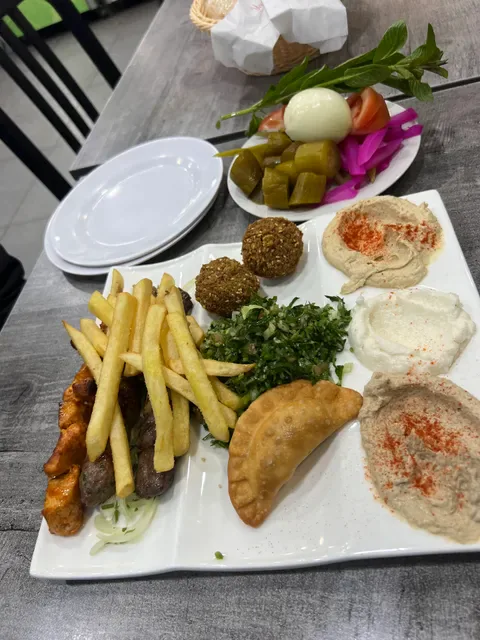 La Rouche Lebanese Restaurant