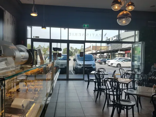 La Royale Patisserie