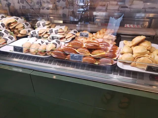 La Royale Patisserie