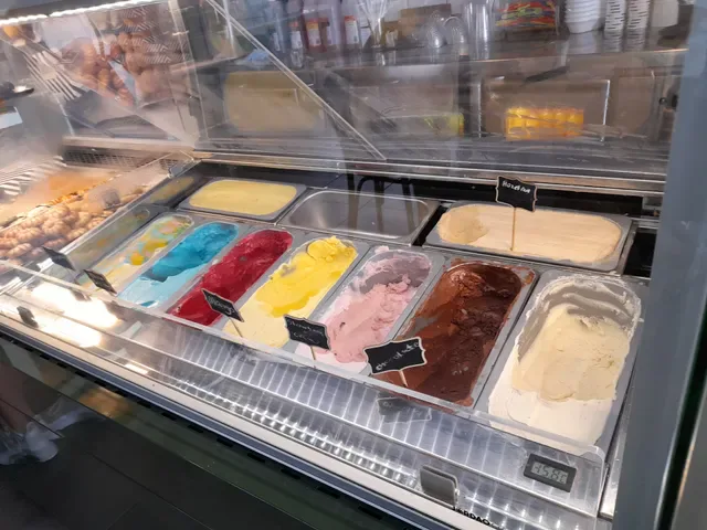 La Royale Patisserie