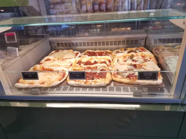 La Royale Patisserie