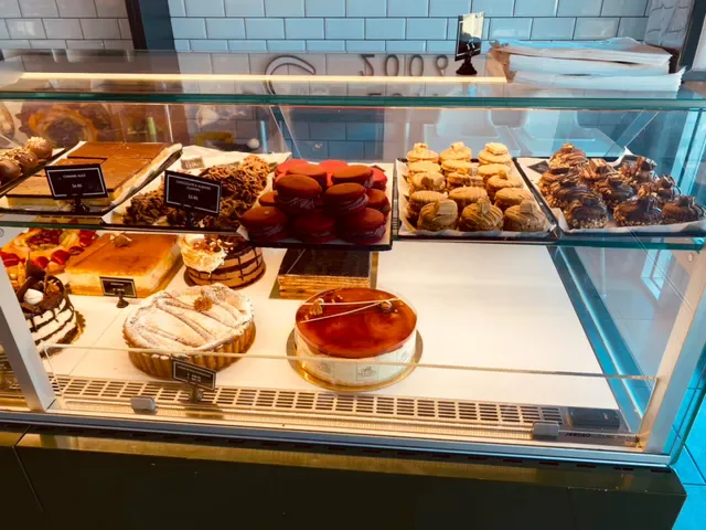 La Royale Patisserie
