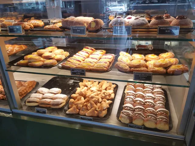 La Royale Patisserie