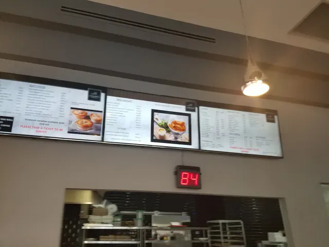 La Royale Patisserie