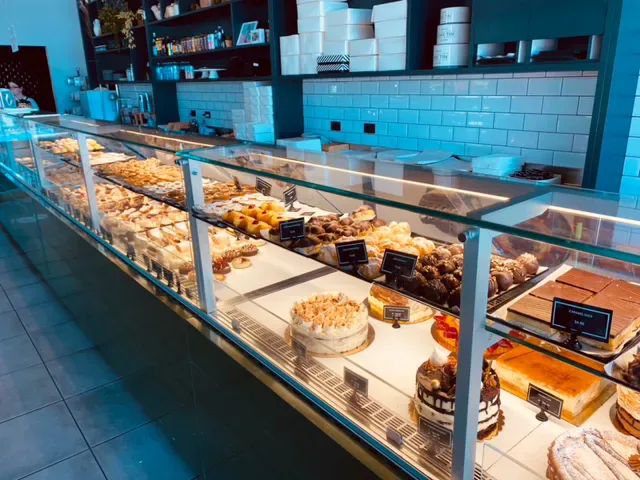 La Royale Patisserie