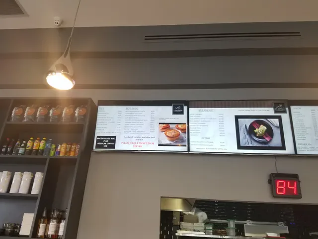 La Royale Patisserie
