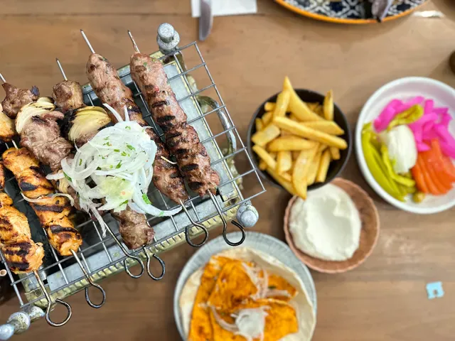 La Shish Lebanese Restaurant