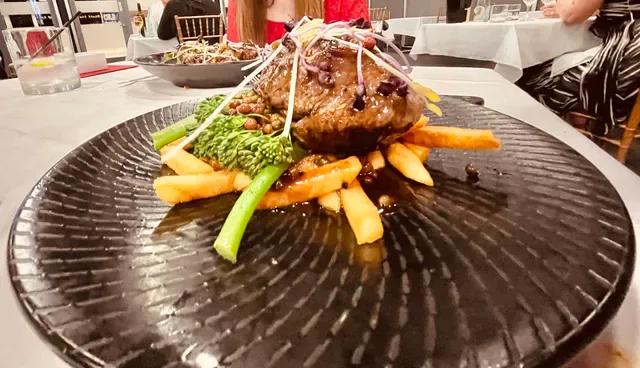 Lakeside Restaurant