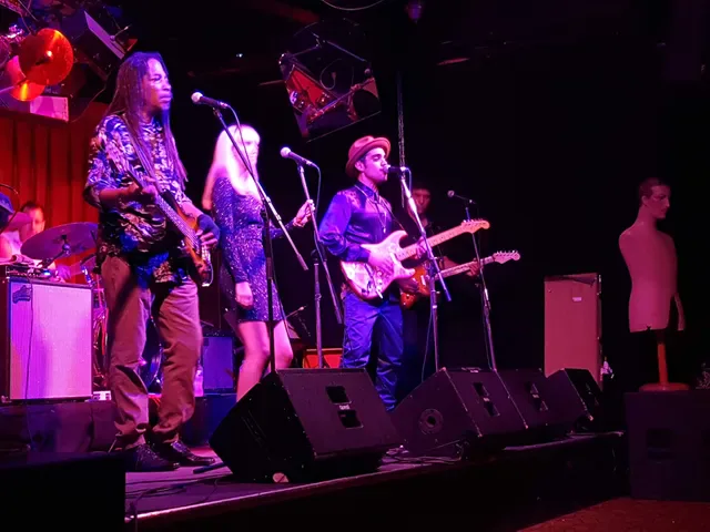 Lazybones Lounge Restaurant & Bar