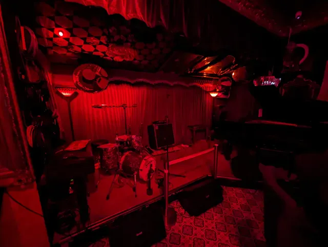 Lazybones Lounge Restaurant & Bar