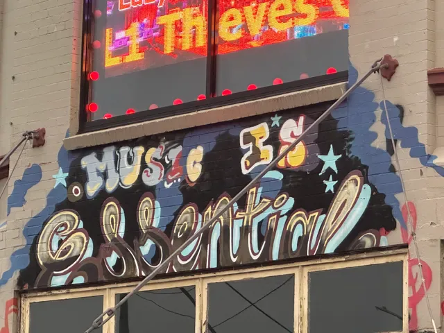 Lazybones Lounge Restaurant & Bar