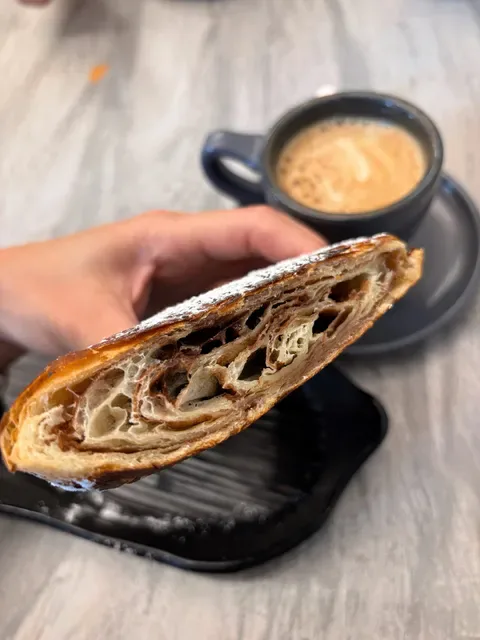 Le MONDE Bakery-Cafe