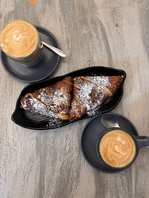 Le MONDE Bakery-Cafe