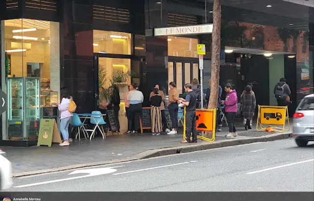 Le MONDE Bakery-Cafe