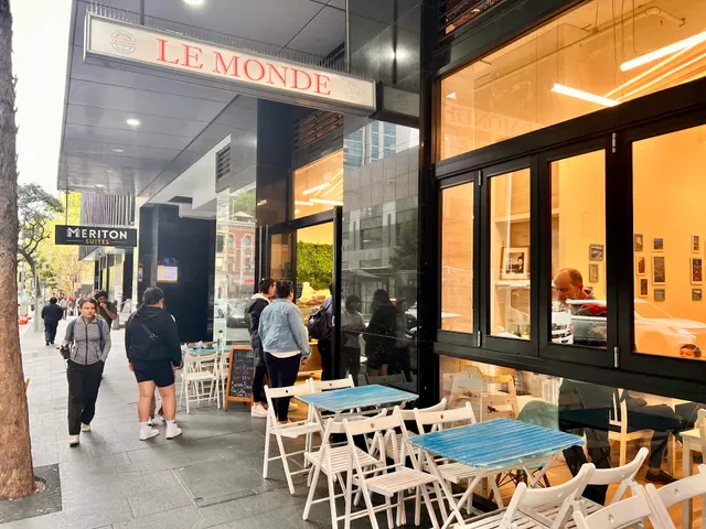 Le MONDE Bakery-Cafe