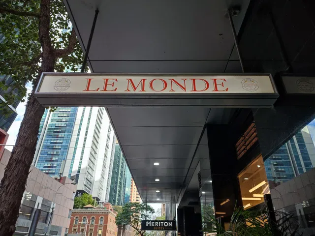 Le MONDE Bakery-Cafe
