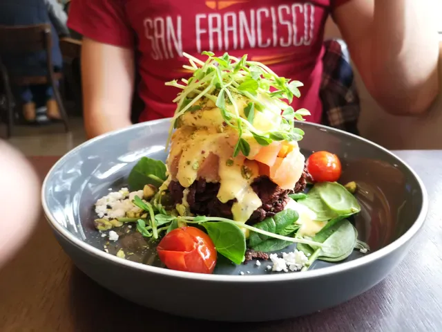 Le Monde Cafe