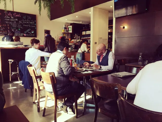 Le Monde Cafe