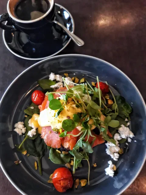 Le Monde Cafe