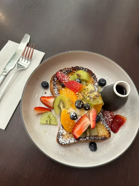 Le Monde Cafe