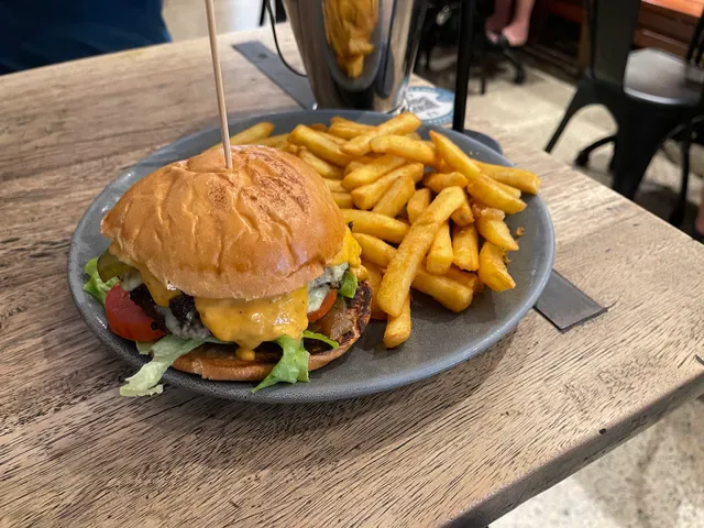 Leaf Cafe & Co.