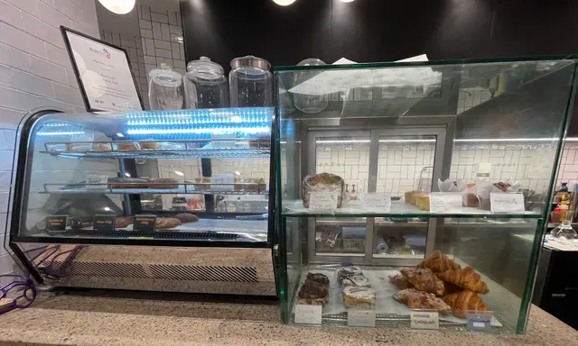 Leaf Cafe & Co.