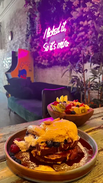 Lena’s Cafe