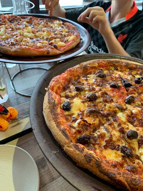Lipari Pizza Bar Italian Restaurant