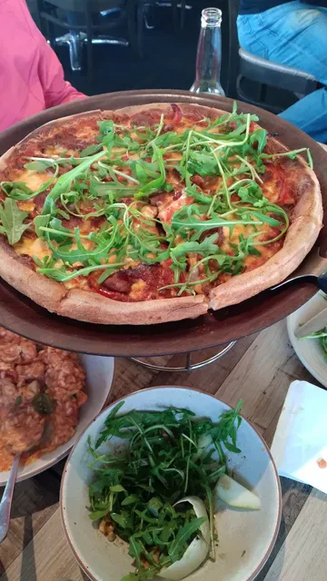 Lipari Pizza Bar Italian Restaurant