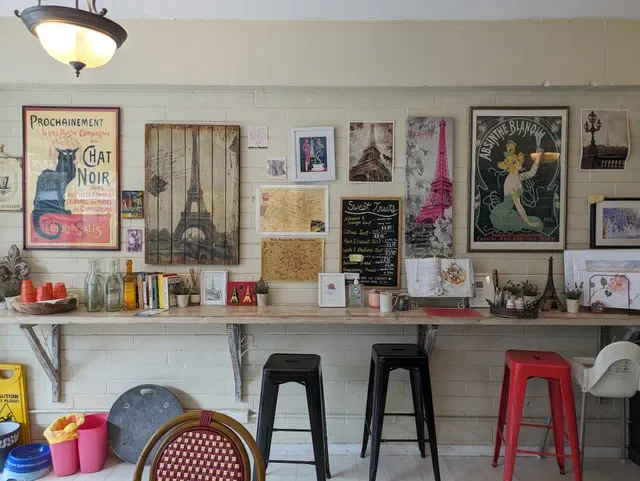 Little Paris Café