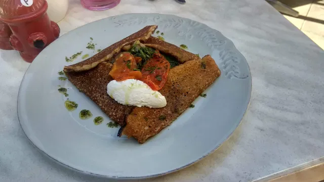 Little Paris Café